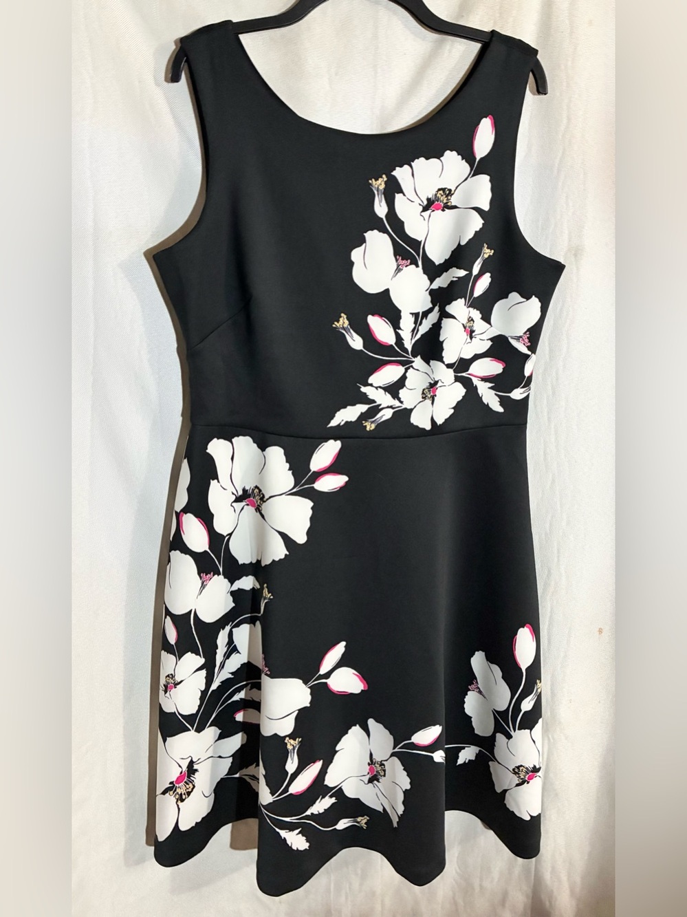 White House Black Market white Floral Scuba Dress Sz 14 Fit & Flare - Picture 9 of 9